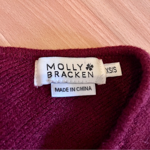BNWOT Molly Bracken Burgundy V-neck Sweater with Velvet Bows, size XS/S 👚 - Picture 6 of 7